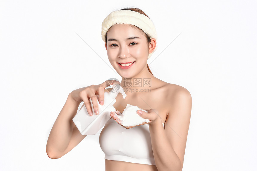 女士洗脸护肤图片