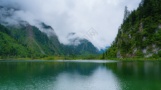 四川毕棚沟磐羊湖自然风光背景图片