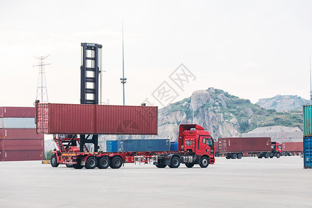 港口码头集装箱装卸运输集装箱运输高清图片素材