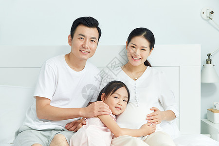二胎家庭卧室生活亚洲人高清图片素材
