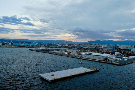 清晨的日本熊本海港码头背景