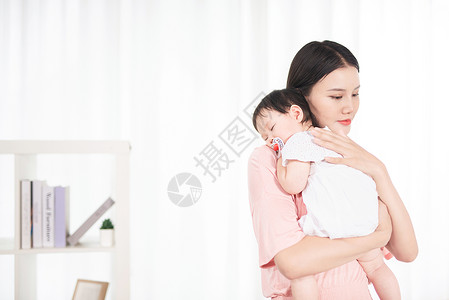 孩子入睡妈妈抱宝宝入睡背景