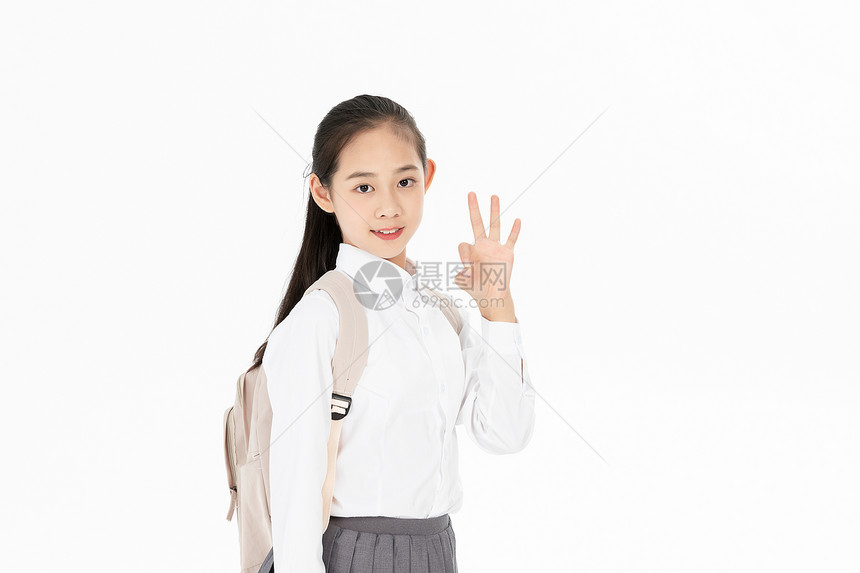 背书包中学生女孩ok手势图片