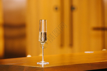 香槟酒杯背景图片
