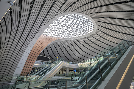 北京大兴国际机场的建筑航站楼高清图片素材