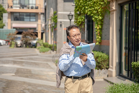 老爷爷户外旅游老人高清图片素材