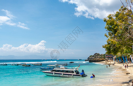 澄清巴厘岛的蓝梦岛背景
