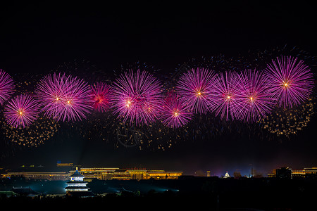 北京天坛的烟花夜空图片