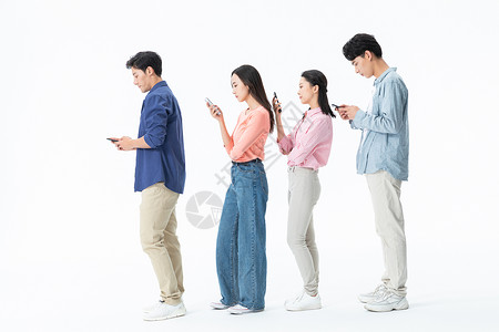 低头族年轻人排队等待玩手机背景