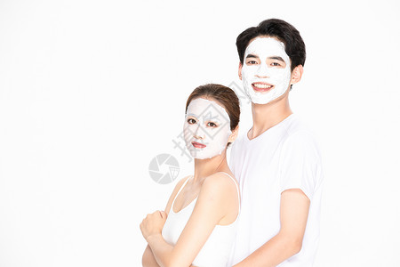 青年夫妻护肤敷面膜图片