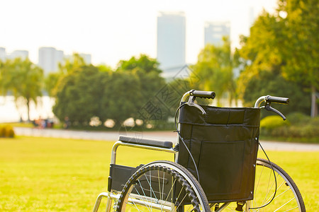 轮椅背影医疗康复辅助用具高清图片