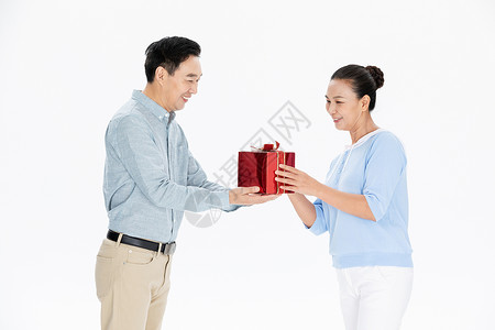 送妻子礼物中年夫妇送礼物盒背景
