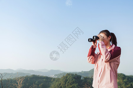 望眼镜看风景的女生图片