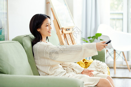 美女看电视美女居家看电视背景