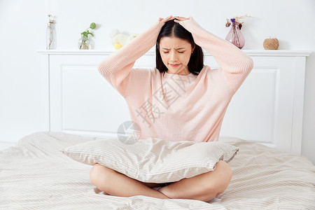 苦恼的女性居家美女头痛背景