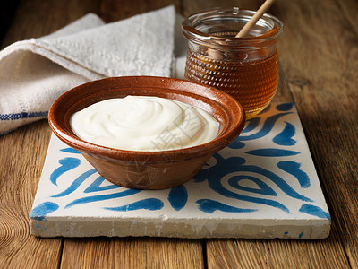 希腊酸奶和蜂蜜高清图片