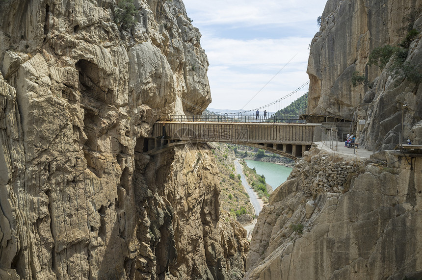 西班牙马拉加El Chorro Caminito del Ray大桥的俯视图图片