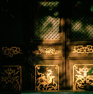 中国甘肃酒泉敦煌丝绸之路佛教寺院门口详图图片