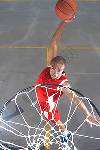 篮球运动员灌篮图片