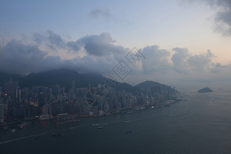 日落时的香港维多利亚港图片
