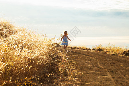 公园步行女孩加利福尼亚高清图片素材