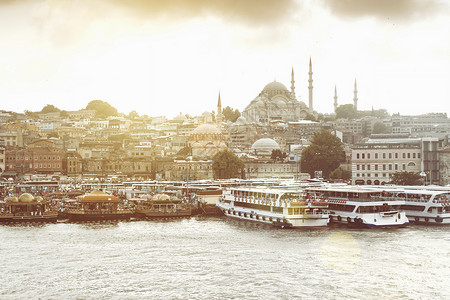 土耳其伊斯坦布尔海滨和哈吉亚索菲亚教堂景观图片