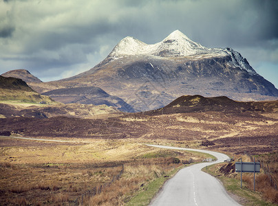 通往山的空路，渐弱的视野，苏格兰阿森特图片