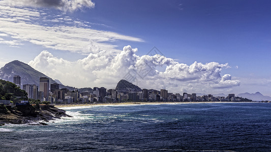 巴西超模巴西里约热内卢伊帕内玛海滩和海洋景观背景