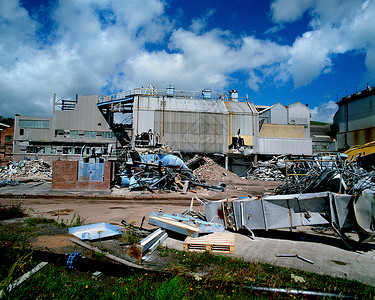 废弃工厂图片