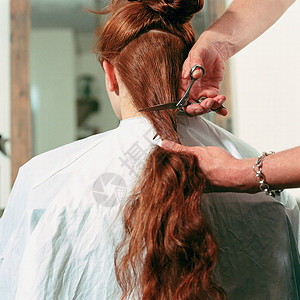 理发的女人背景图片