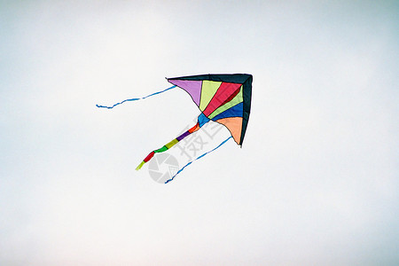 天空中五彩缤纷的风筝背景图片