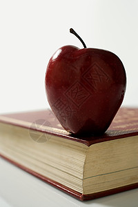书上的苹果图片