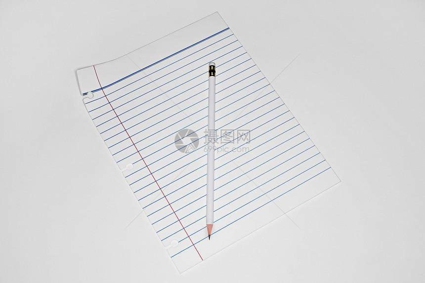 在纸上的铅笔图片