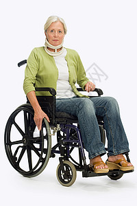 坐在轮椅上的女人背景图片
