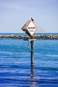 长岛蒙塔克海上危险岩石标志图片