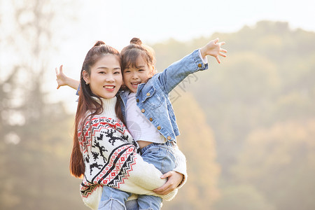 温馨母女郊游图片