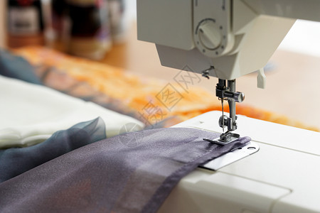缝纫机织物时髦工业缝纫高清图片