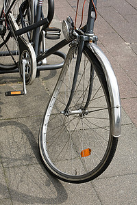 弯轮自行车图片