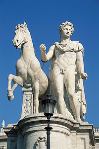 意大利罗马狄奥斯库里雕像图片
