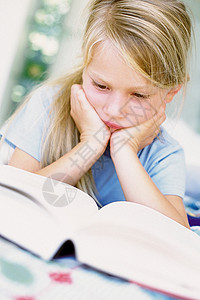 女孩读书背景图片