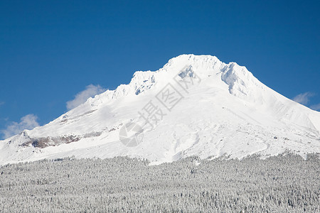 被积雪覆盖的山图片