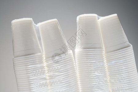白色塑料杯一堆堆塑料杯背景