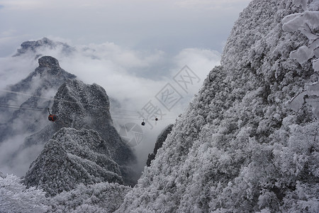 中国张家界天门山雪景索道背景图片