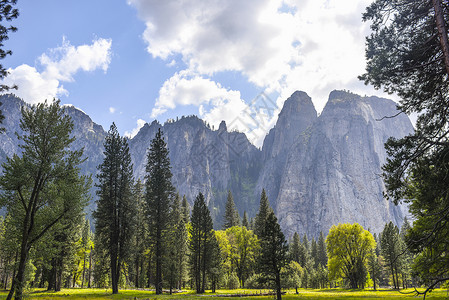 美国加利福尼亚州约塞米蒂国家公园山林景观在户外高清图片素材