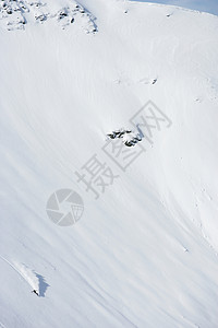 萨尔巴赫人在斜坡上滑雪背景