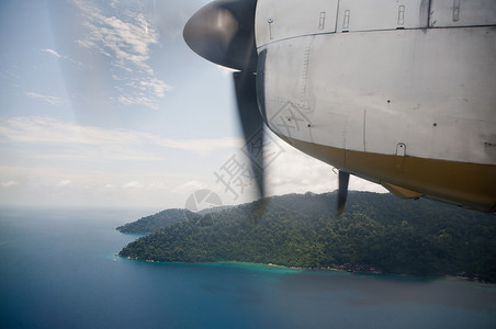 从螺旋桨飞机上看到的蒂奥曼岛马来西亚图片