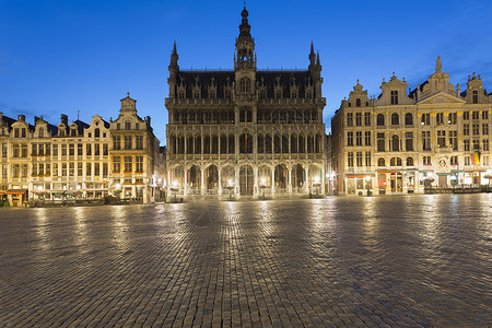 比利时布鲁塞尔，黄昏时分的梅森杜鲁伊景色高清图片