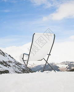 可以俯瞰山景的躺椅折叠椅高清图片素材