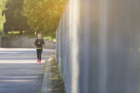 成熟女子跑步成熟的女人高清图片素材