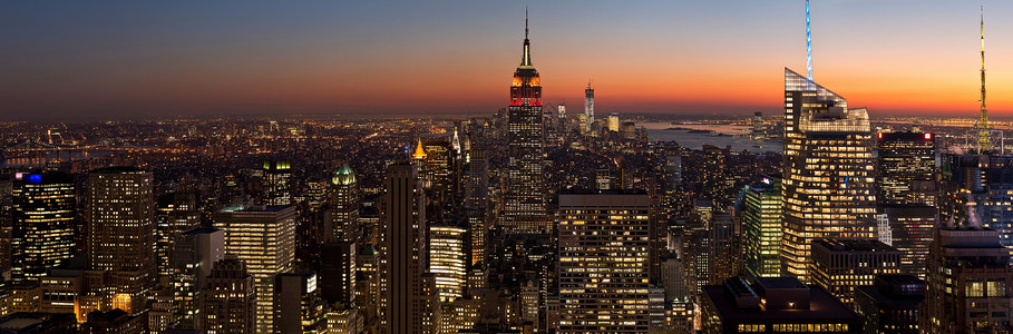 纽约夜景美国纽约曼哈顿洛克菲勒中心全景背景